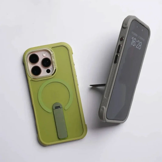 كفر مغناطيسي بملمس مطفي لهاتف iPhone 16 Pro Max كفر حامل عملي مضاد للبصمات كفر مع حامل خلفي وتثبيت مغناطيسي